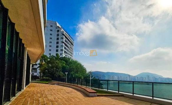 Apartamento na praia das Asturias no Guarujá com 180 m²