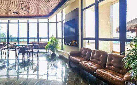 Apartamento na praia das Asturias no Guarujá com 180 m²