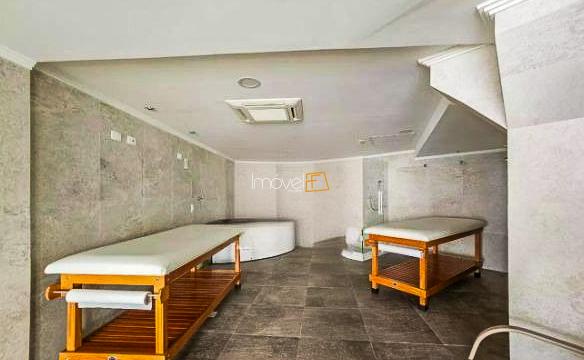 Apartamento na praia das Asturias no Guarujá com 180 m²