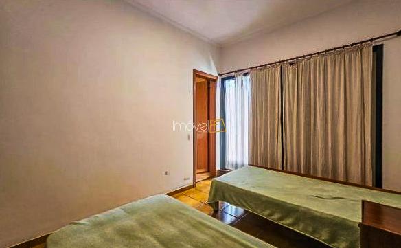 Apartamento na praia das Asturias no Guarujá com 180 m²
