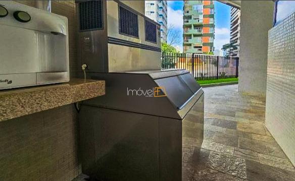 Apartamento na praia das Asturias no Guarujá com 180 m²