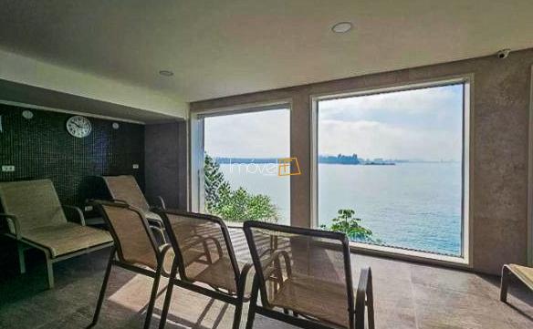 Apartamento na praia das Asturias no Guarujá com 180 m²