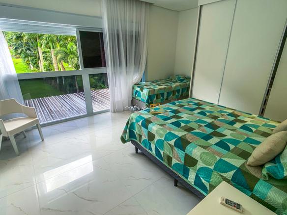 Casa à Venda Condomínio Costa Verde Tabatinga com 7 Suítes e 600m²