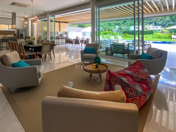 Casa à Venda Condomínio Costa Verde Tabatinga com 7 Suítes e 600m²