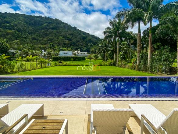Casa à Venda Condomínio Costa Verde Tabatinga com 7 Suítes e 600m²