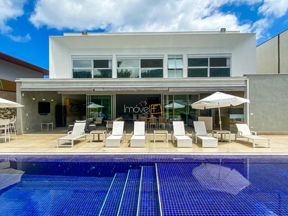 Casa à Venda Condomínio Costa Verde Tabatinga com 7 Suítes e 600m²