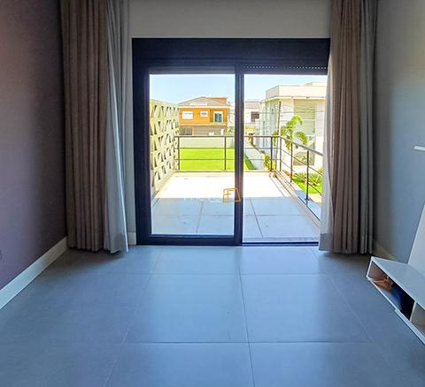 Casa a Venda no Condomínio Costa Nova com 05 suítes, 355 m² construídos