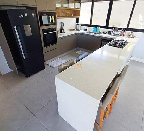 Casa a Venda no Condomínio Costa Nova com 05 suítes, 355 m² construídos