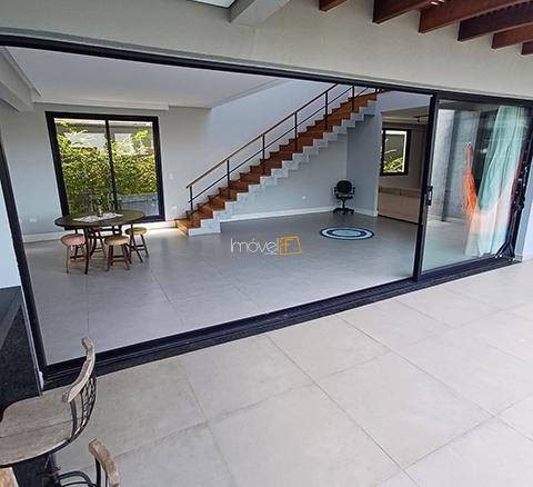 Casa a Venda no Condomínio Costa Nova com 05 suítes, 355 m² construídos