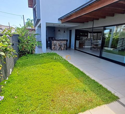 Casa a Venda no Condomínio Costa Nova com 05 suítes, 355 m² construídos