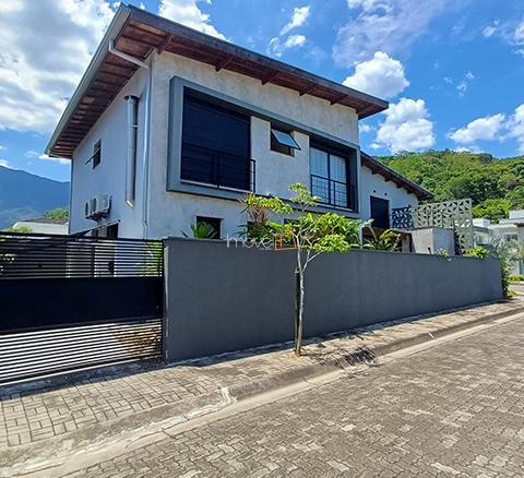 Casa a Venda no Condomínio Costa Nova com 05 suítes, 355 m² construídos