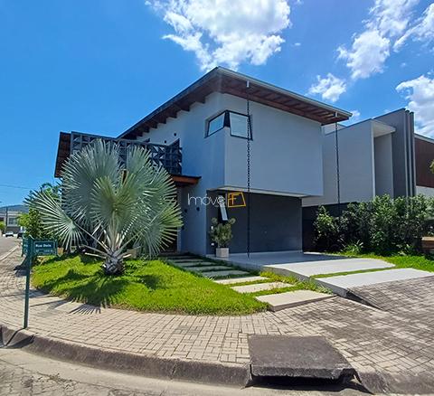 Casa a Venda no Condomínio Costa Nova com 05 suítes, 355 m² construídos