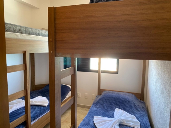 Apartamento para Locação com 5 quartos, em MARTIM DE SÁ com 220m²