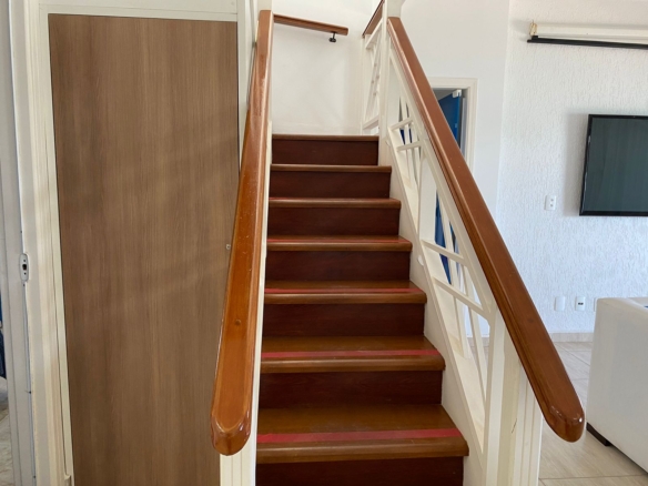 Apartamento para Locação com 5 quartos, em MARTIM DE SÁ com 220m²