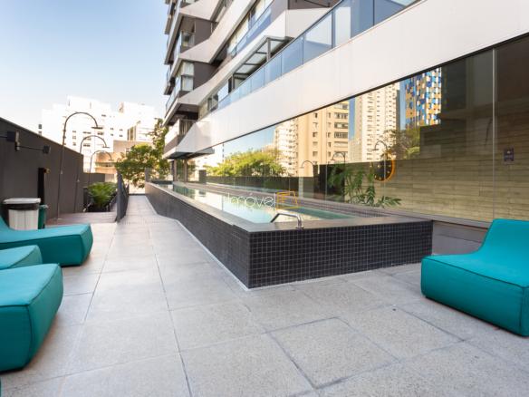 Penthouse VN Oscar Freire com 94 m², totalmente mobiliada e decorada, localizada no coração de São Paulo.
