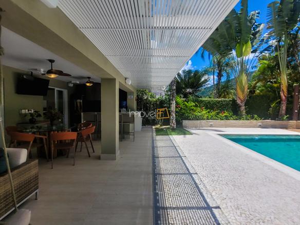 Casa à Venda Condomínio Costa Verde Tabatinga com 6 suítes e 373m²