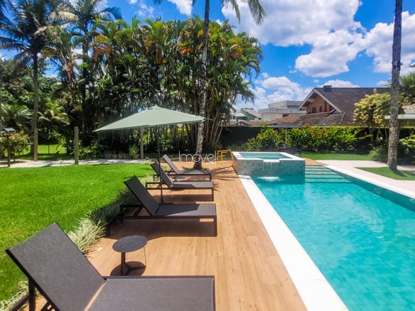 Casa à Venda Condomínio Costa Verde Tabatinga com 6 suítes e 373m²