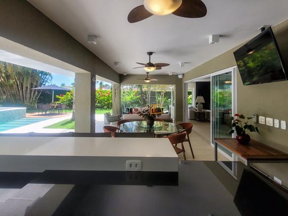Casa à Venda Condomínio Costa Verde Tabatinga com 6 suítes e 373m²