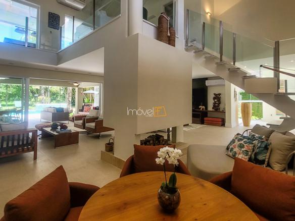 Casa à Venda Condomínio Costa Verde Tabatinga com 6 suítes e 373m²