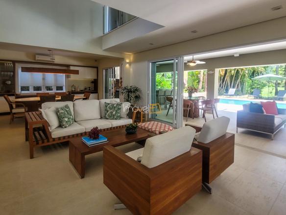 Casa à Venda Condomínio Costa Verde Tabatinga com 6 suítes e 373m²