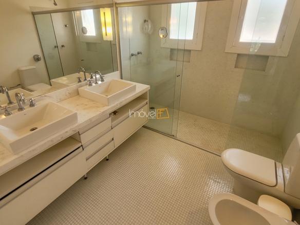 Casa à Venda Condomínio Costa Verde Tabatinga com 6 suítes e 373m²
