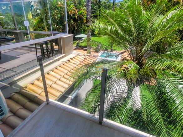 Casa à Venda Condomínio Costa Verde Tabatinga com 6 suítes e 373m²