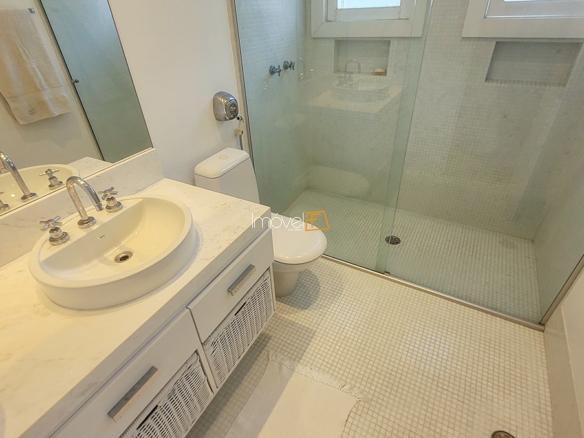 Casa à Venda Condomínio Costa Verde Tabatinga com 6 suítes e 373m²