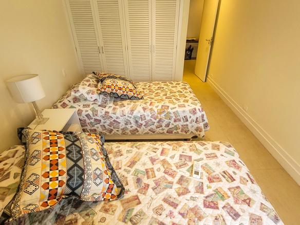 Casa à Venda Condomínio Costa Verde Tabatinga com 6 suítes e 373m²