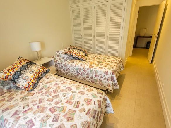 Casa à Venda Condomínio Costa Verde Tabatinga com 6 suítes e 373m²