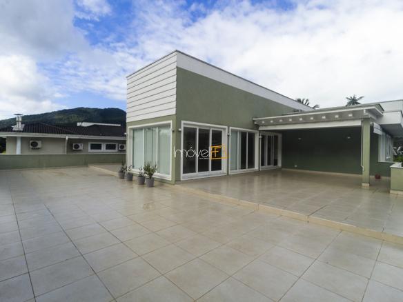 Casa no Condomínio Costa Verde Tabatinga com 600m²