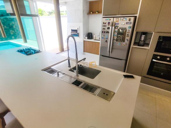 Casa nova à Venda no Condomínio Costa Nova Residence, em Massaguaçu com 3 suítes e 330m²