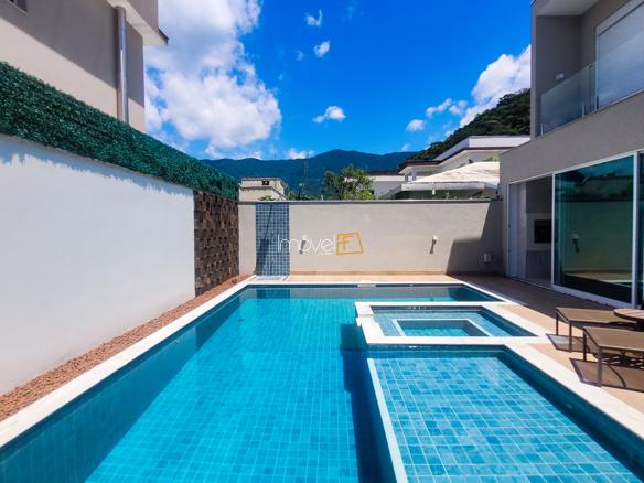 Casa nova à Venda no Condomínio Costa Nova Residence, em Massaguaçu com 3 suítes e 330m²