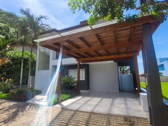 Casa à Venda no Condomínio Costa Nova Residence, em Massaguaçu com 3 suítes e 360m²