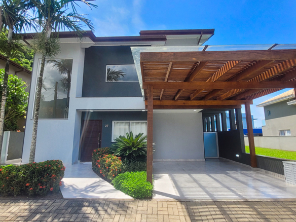 Casa à Venda no Condomínio Costa Nova Residence, em Massaguaçu com 3 suítes e 360m²