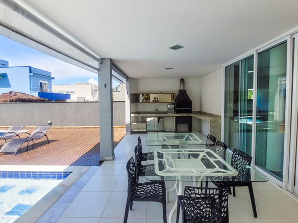 Casa à Venda no Condomínio Costa Nova Residence, em Massaguaçu com 3 suítes e 360m²