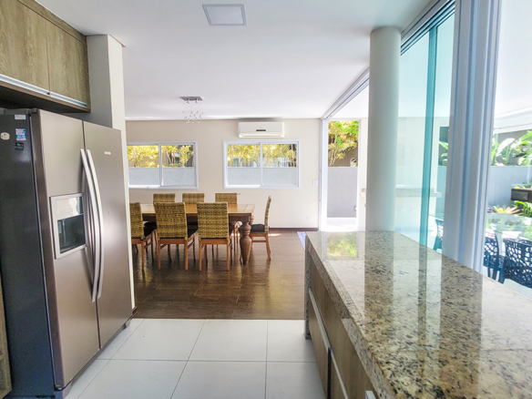 Casa à Venda no Condomínio Costa Nova Residence, em Massaguaçu com 3 suítes e 360m²