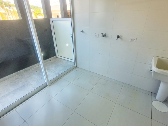 Casa à Venda no Condomínio Costa Nova Residence, em Massaguaçu com 3 suítes e 360m²