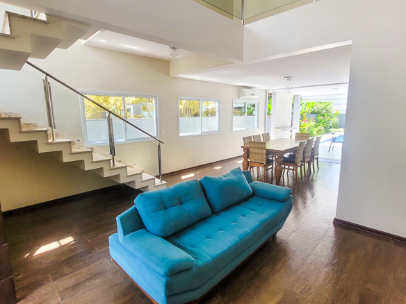 Casa à Venda no Condomínio Costa Nova Residence, em Massaguaçu com 3 suítes e 360m²