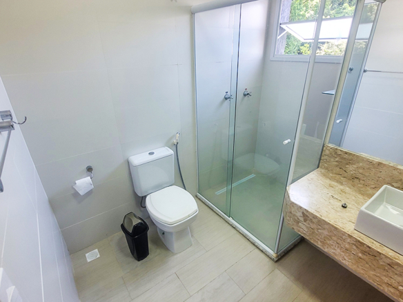 Casa à Venda no Condomínio Costa Nova Residence, em Massaguaçu com 3 suítes e 360m²