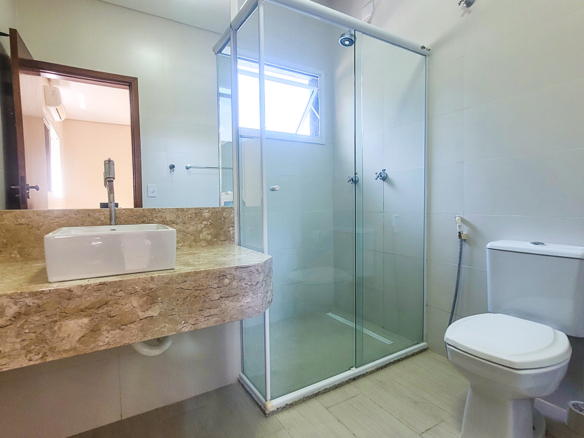 Casa à Venda no Condomínio Costa Nova Residence, em Massaguaçu com 3 suítes e 360m²