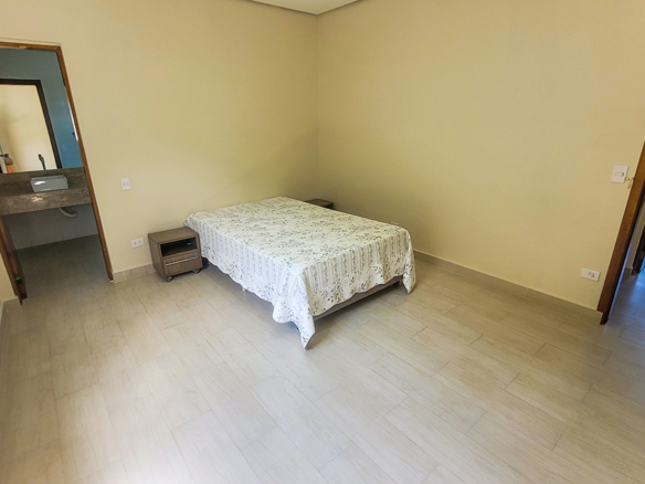 Casa à Venda no Condomínio Costa Nova Residence, em Massaguaçu com 3 suítes e 360m²