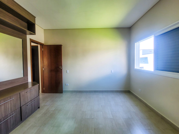 Casa à Venda no Condomínio Costa Nova Residence, em Massaguaçu com 3 suítes e 360m²