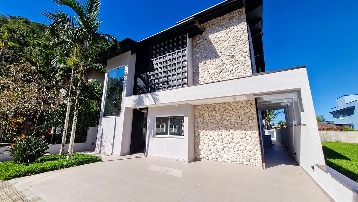 Casa à Venda no Condomínio Costa Nova Residence, em Massaguaçu com 3 suítes e 360m²