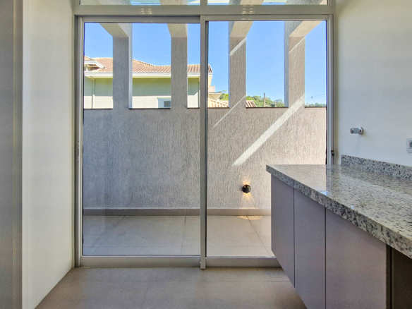 Casa à Venda no Condomínio Costa Nova Residence, em Massaguaçu com 3 suítes e 360m²