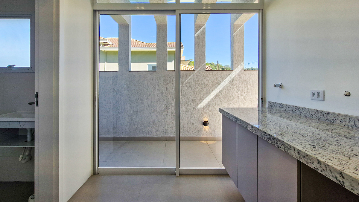 Casa à Venda no Condomínio Costa Nova Residence, em Massaguaçu com 3 suítes e 360m²