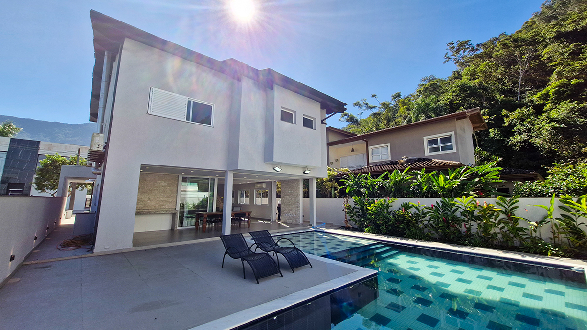 Casa à Venda no Condomínio Costa Nova Residence, em Massaguaçu com 3 suítes e 360m²