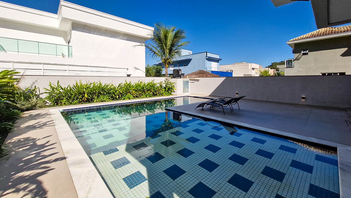 Casa à Venda no Condomínio Costa Nova Residence, em Massaguaçu com 3 suítes e 360m²