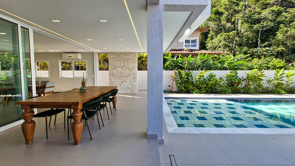 Casa à Venda no Condomínio Costa Nova Residence, em Massaguaçu com 3 suítes e 360m²