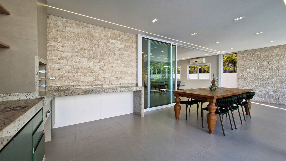 Casa à Venda no Condomínio Costa Nova Residence, em Massaguaçu com 3 suítes e 360m²