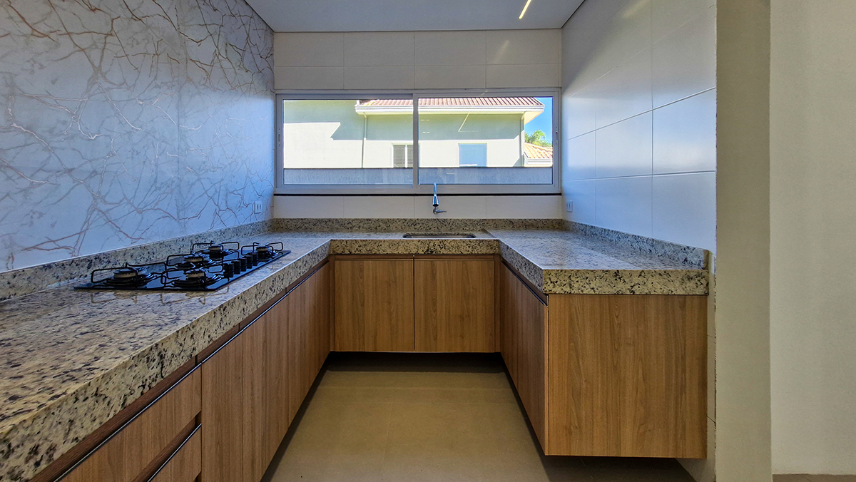 Casa à Venda no Condomínio Costa Nova Residence, em Massaguaçu com 3 suítes e 360m²